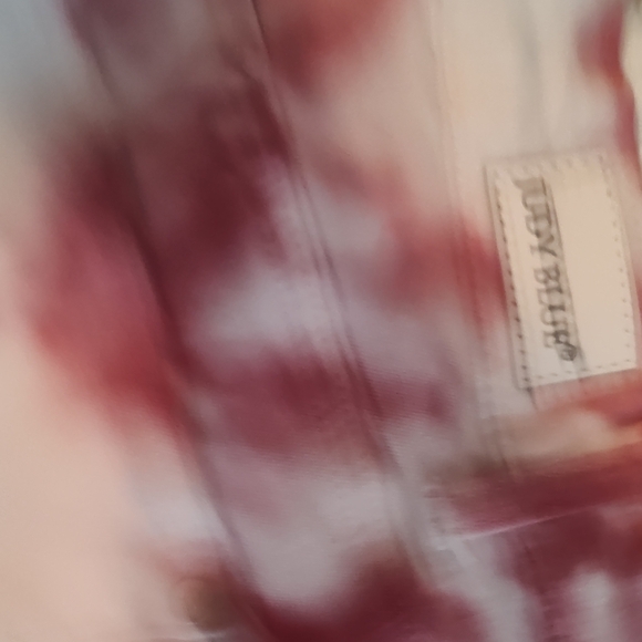 Judy Blue Red and White Tie-Dye Jean Shorts - Picture 5 of 9